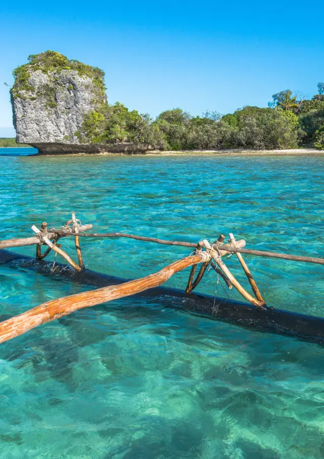 Baie d'Upi - île des pins - Pirogue