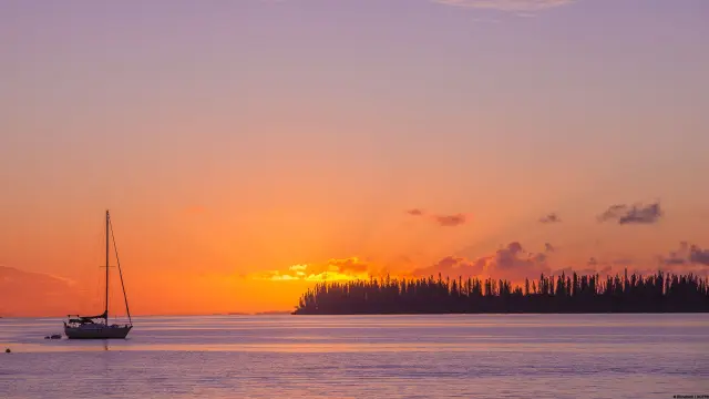 Sunset sur la plage de Kuto - île des Pins