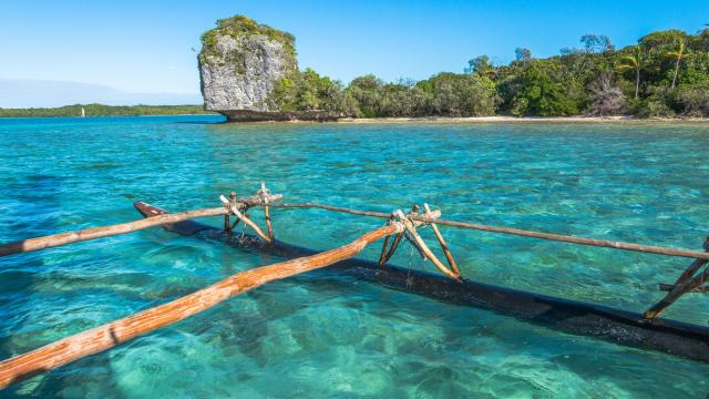 Baie d'Upi - île des pins - Pirogue
