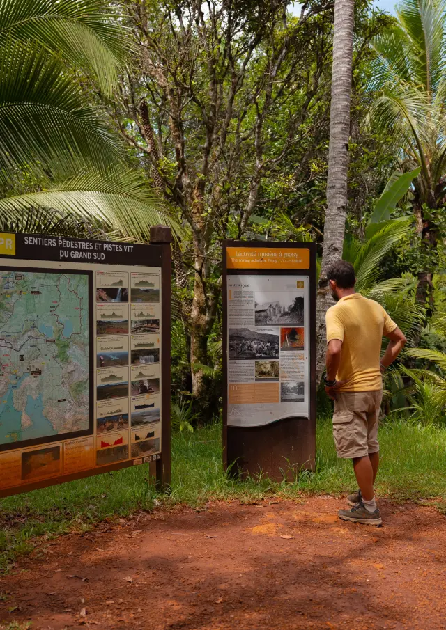 Village De Prony entrance signs